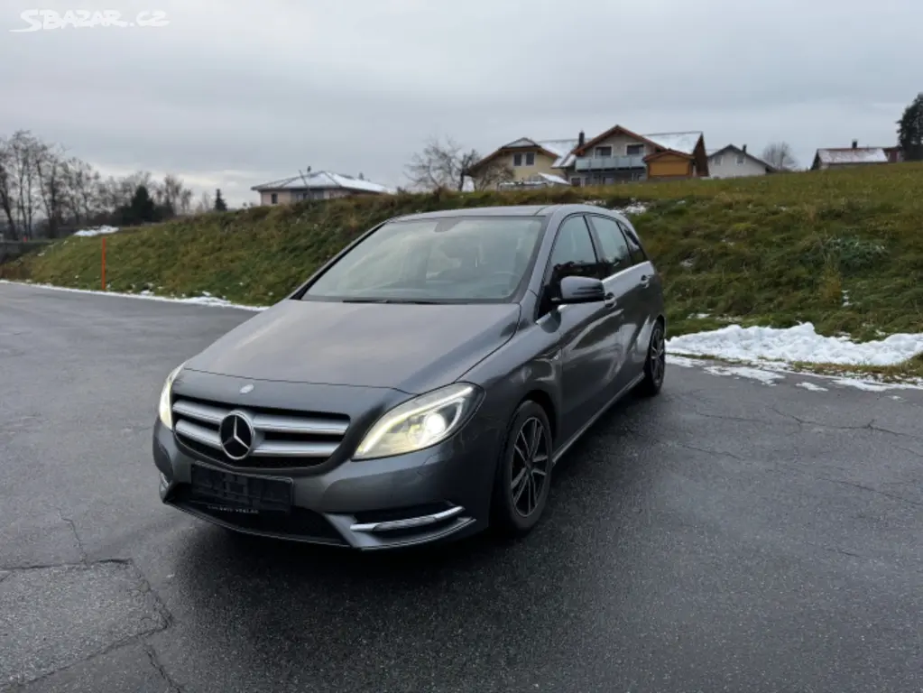 Mercedes-Benz B180 CDI BlueEFFICIENCY 2012 80 kW